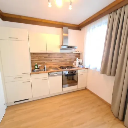 Apartment Juri & Hermann 1 *