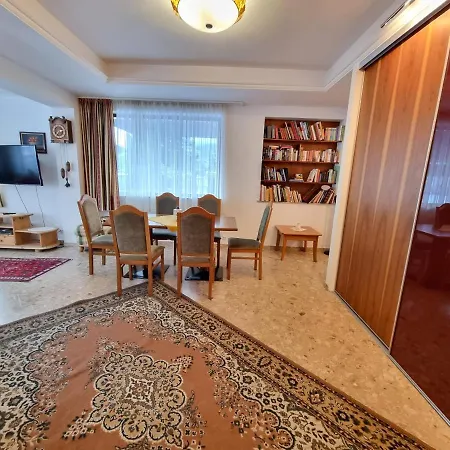 Apartment Juri & Hermann 1 *